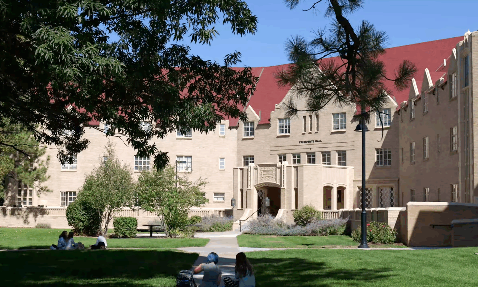 Green campus in the summer